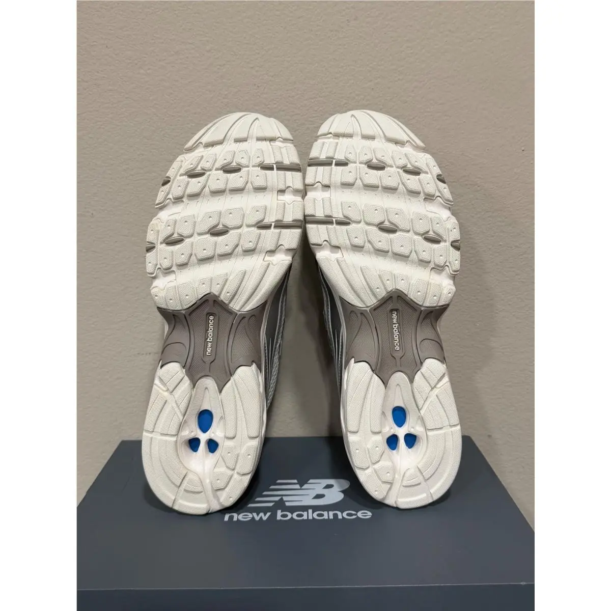 New Balance shoes - White 2