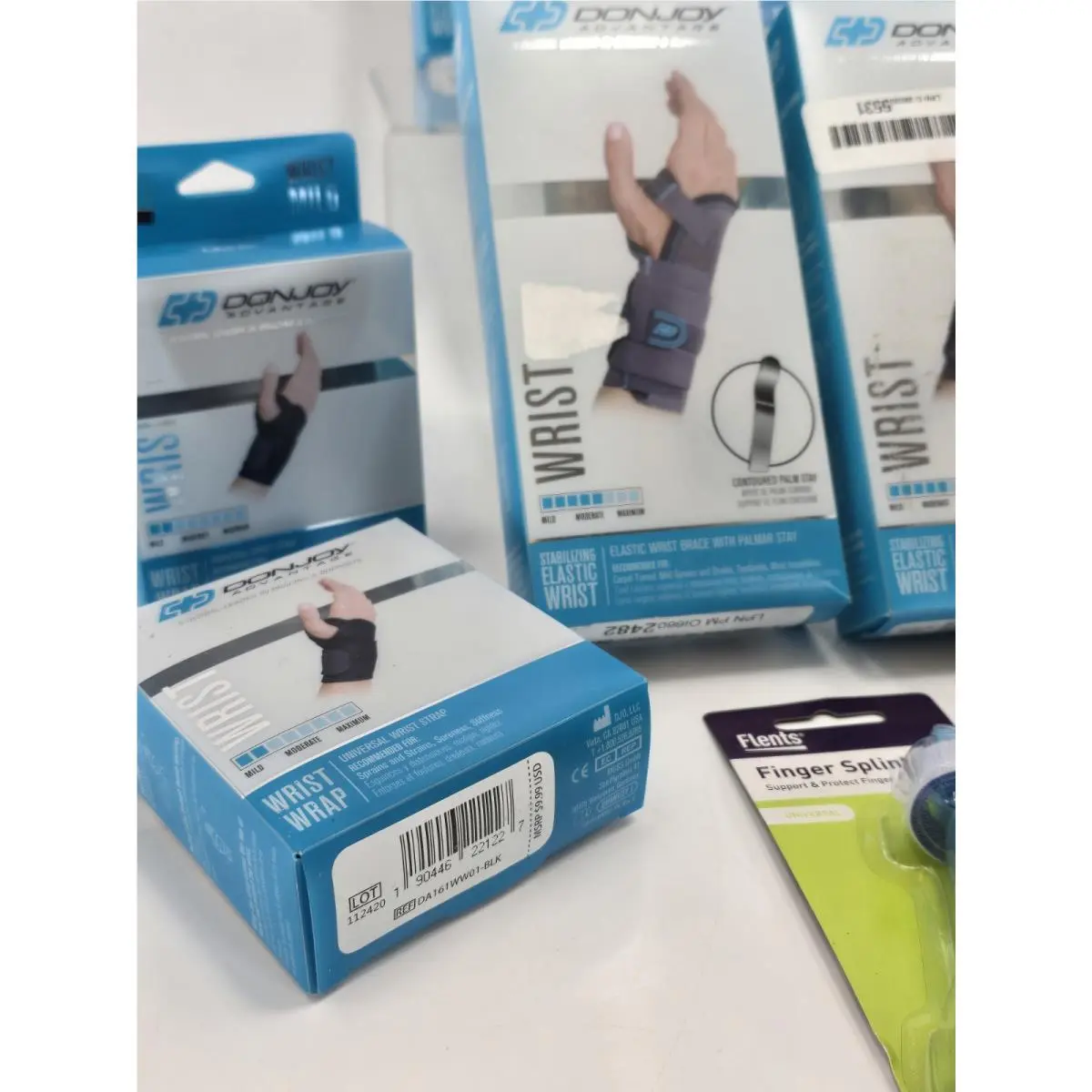 DonJoy  - Advantage - Advantage (UPC: 190446209881) 7