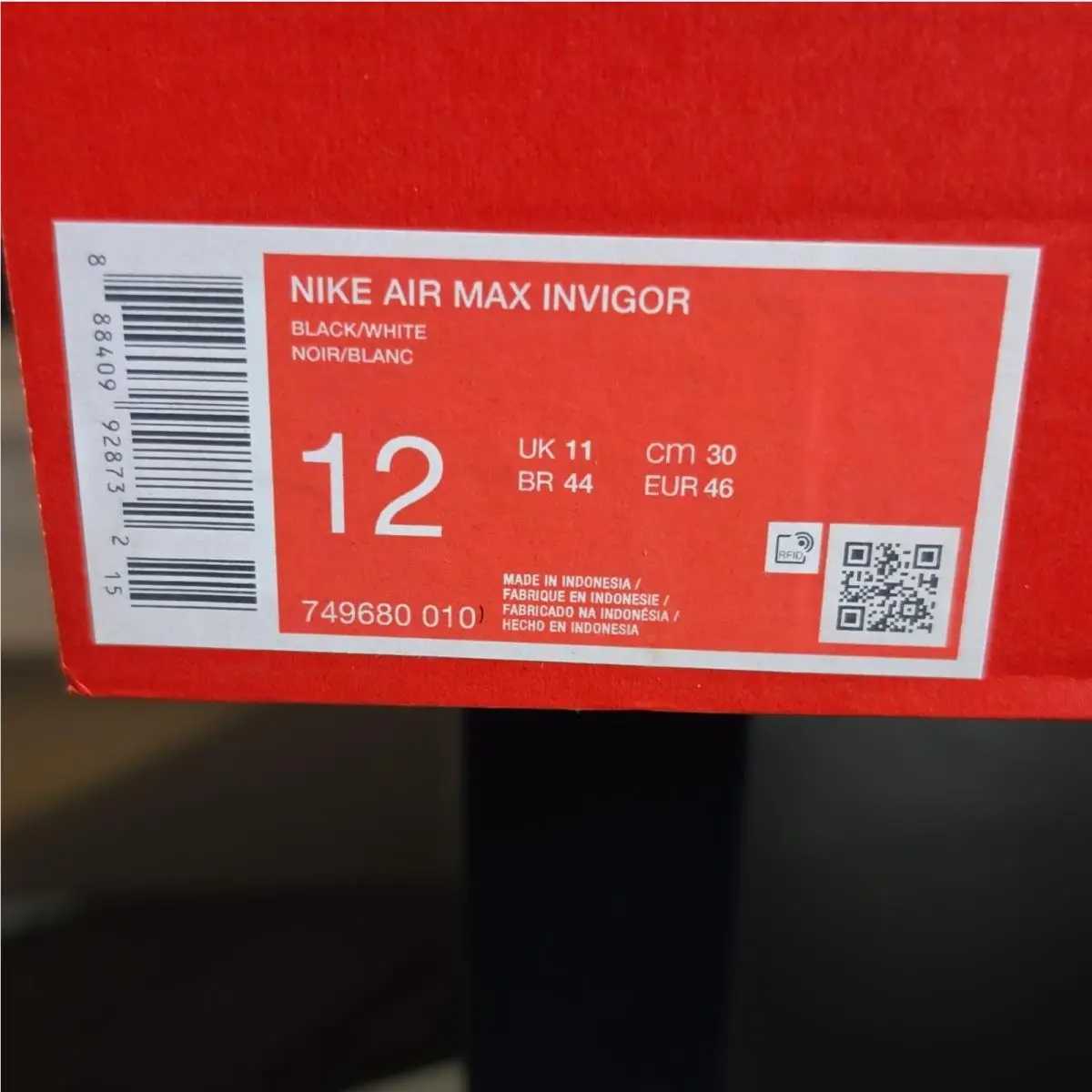 Nike shoes - Nike Air Max Invigor - Air Max Invigor - 749680-010 - Black 3