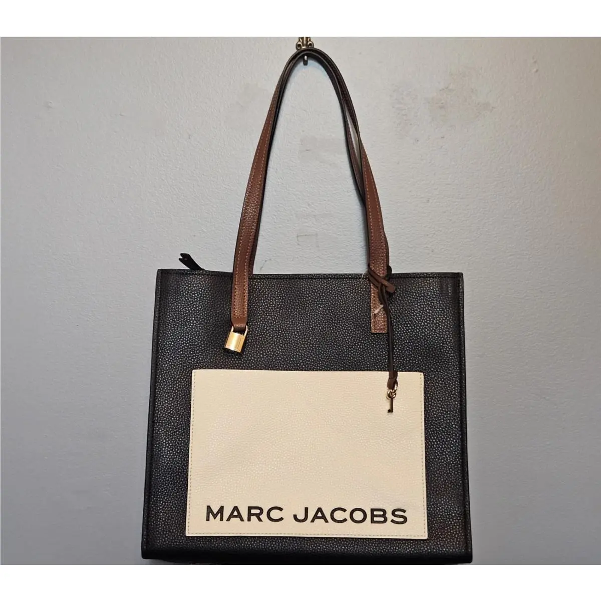 Marc Jacobs Grind Logo Leather Tote Bag Black Beige