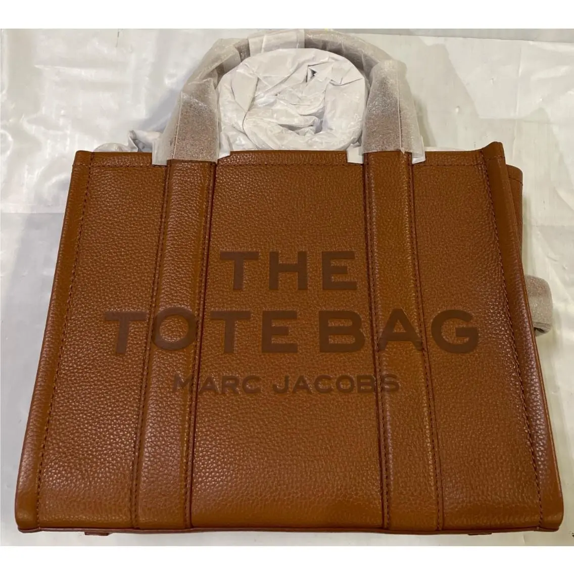 Marc Jacobs Women`s The Leather Tote Bag