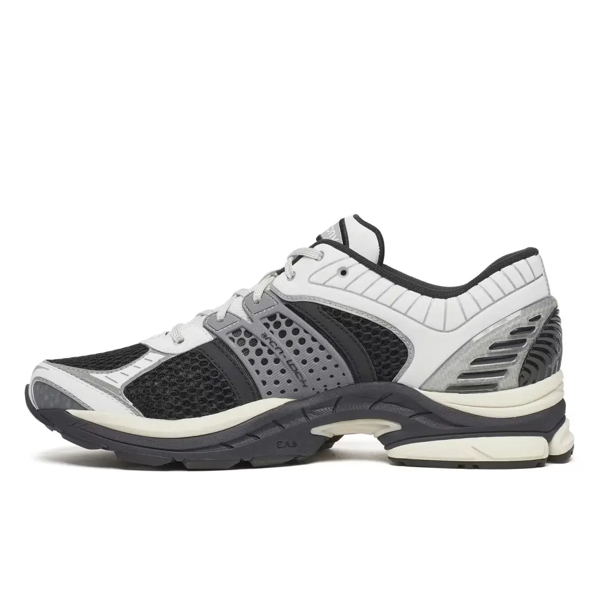 Saucony shoes - Black | White 1