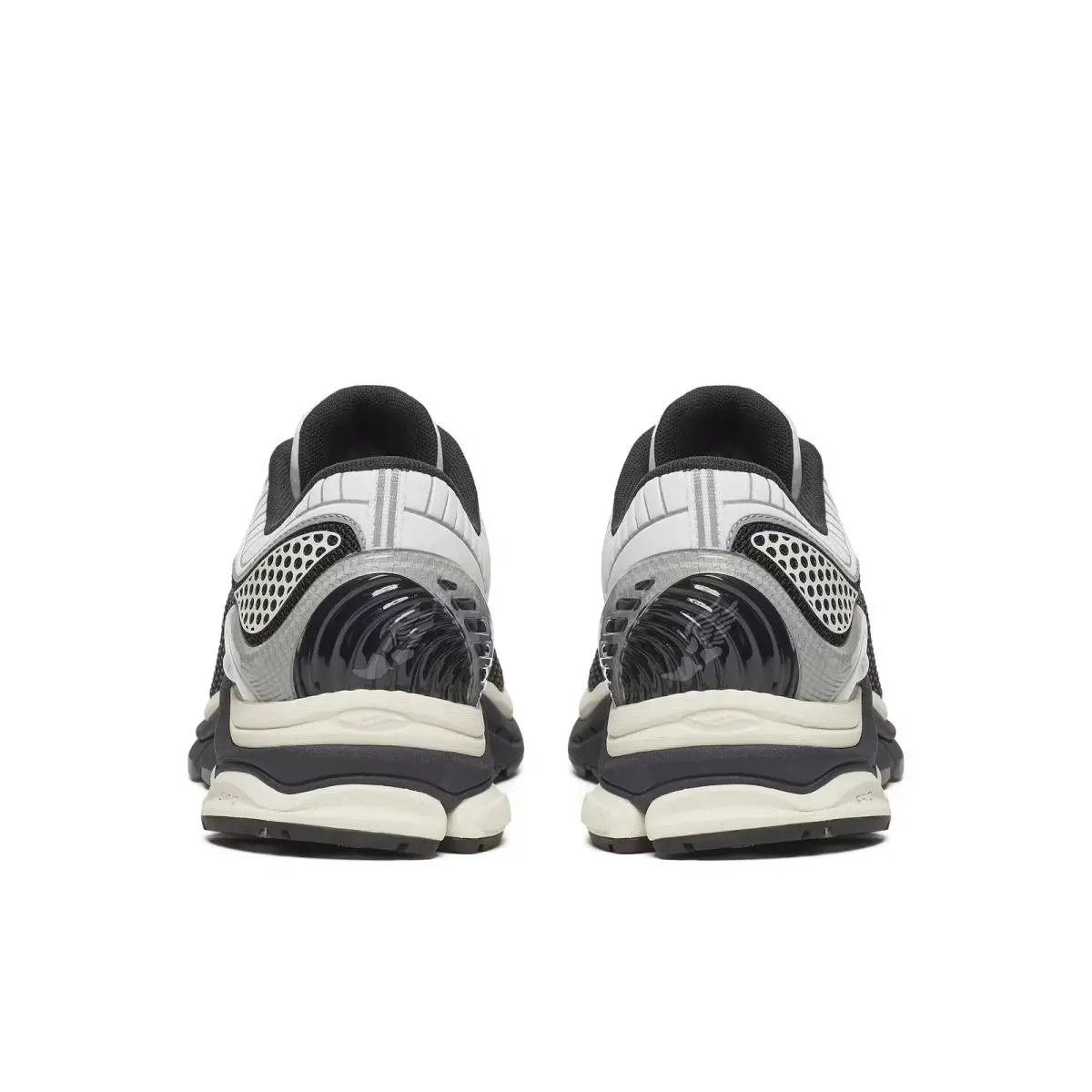 Saucony shoes - Black | White 2