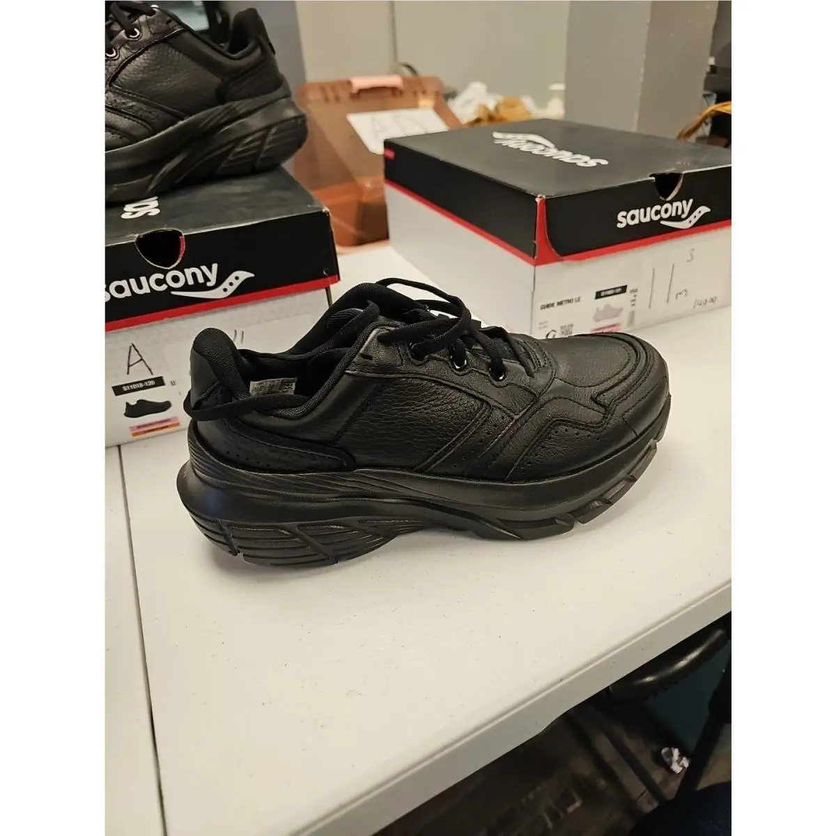 Saucony shoes - SAUCONY GUIDE METRO LE - GUIDE METRO - S11018-120 - Black 0