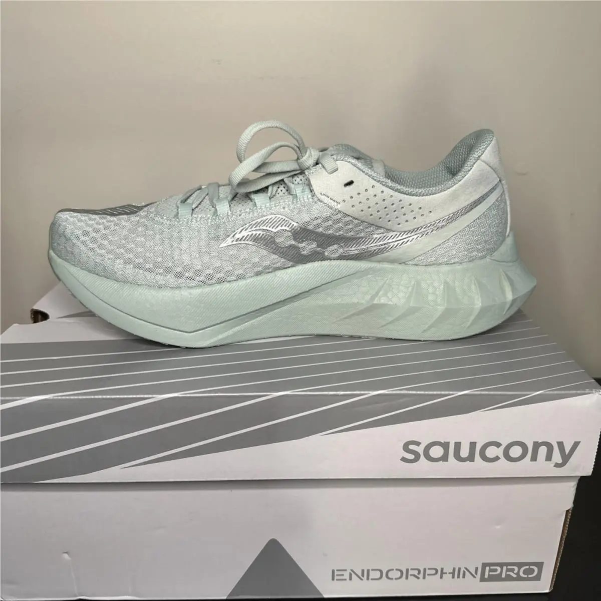 Saucony Endorphin Pro 4 Mist 11 B Medium US Women’s
