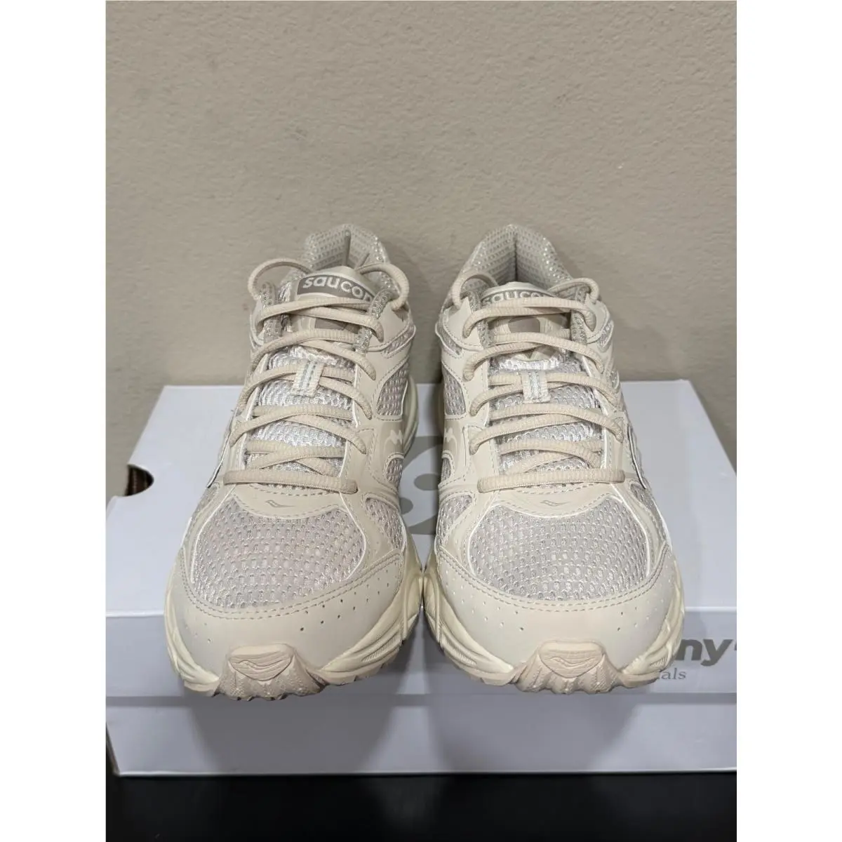 Saucony shoes - Beige 1