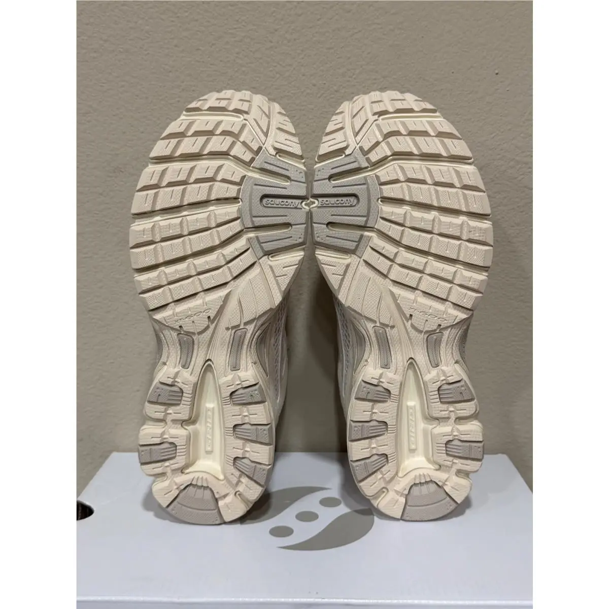 Saucony shoes - Beige 2