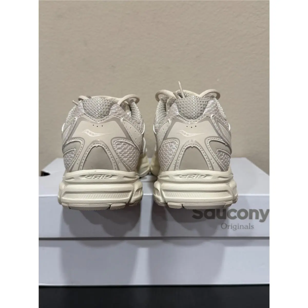 Saucony shoes - Beige 3