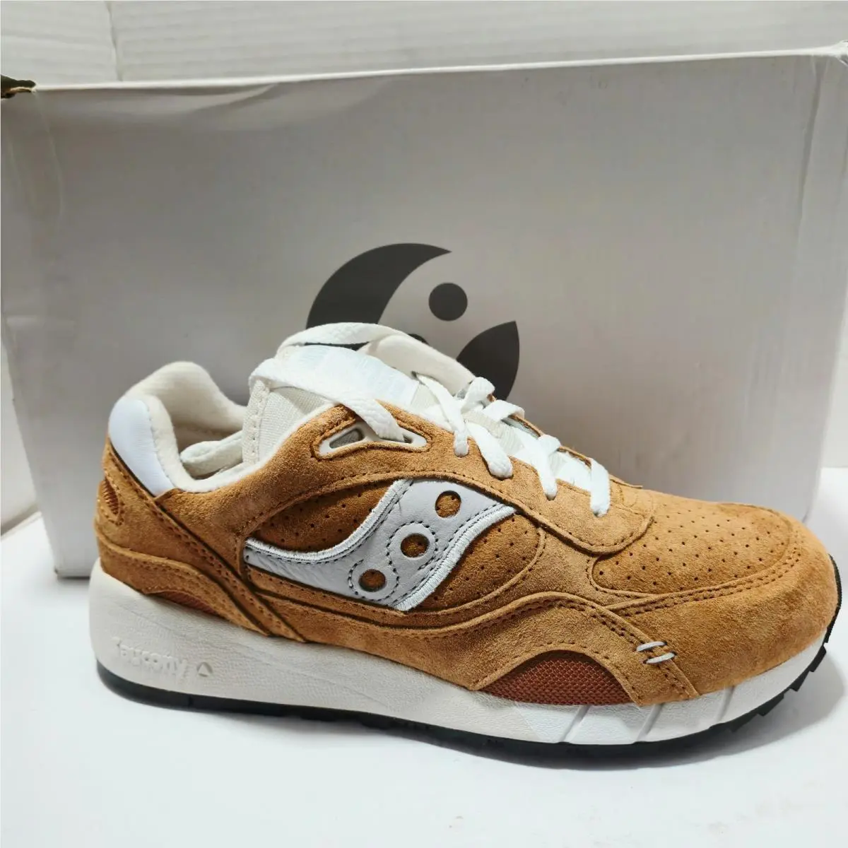 Saucony Men`s Shadow 6000 Suede Sneakers Shoes Light Brown Size 8