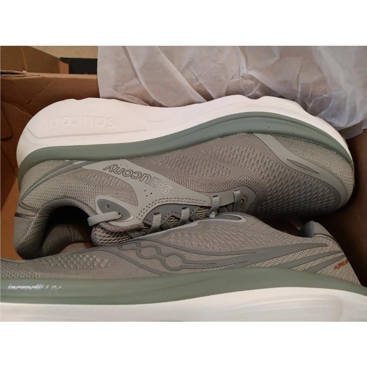 Saucony shoes - Saucony Hurricane - Hurricane - s101098-1018 - Gray 0