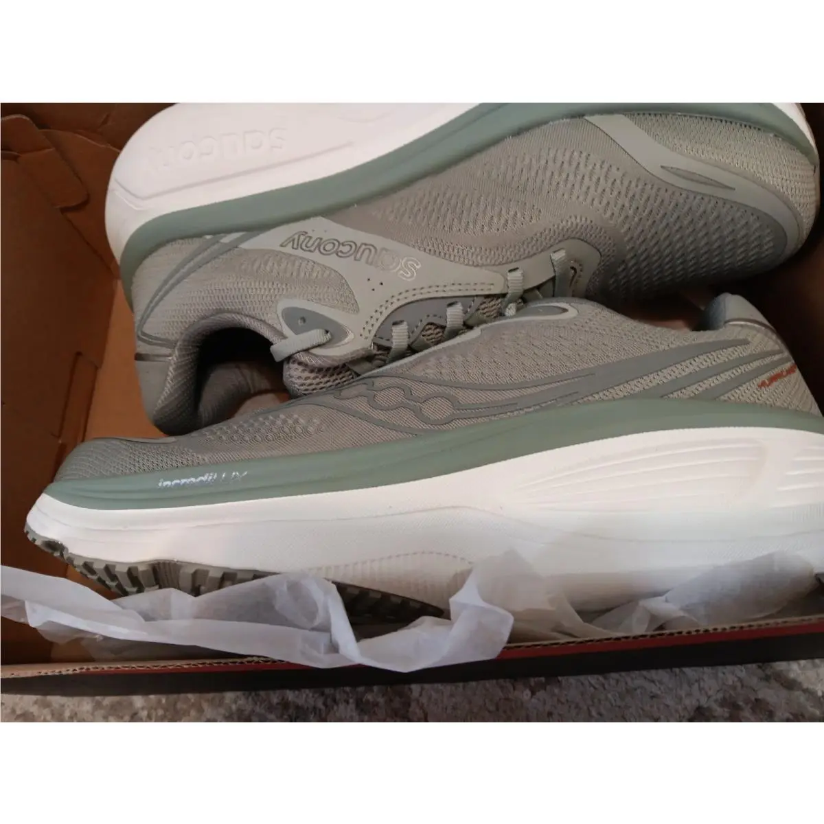 Saucony shoes - Saucony Hurricane - Hurricane - s101098-1018 - Gray 1