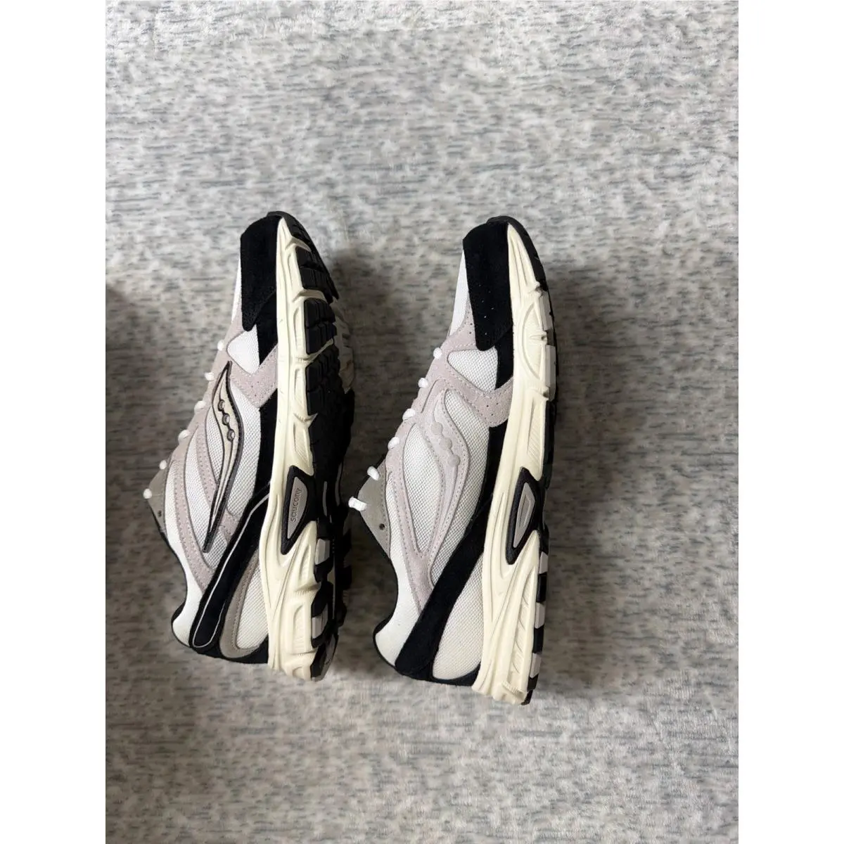 Saucony shoes - Ride Millennium - Ride Millennium - White 1