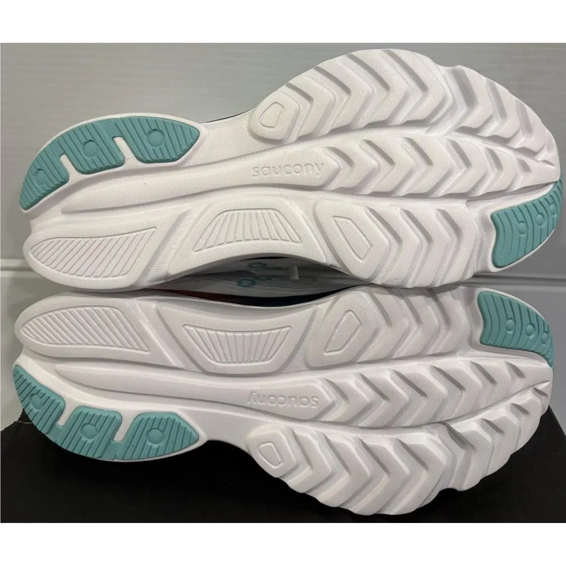 Saucony shoes - Saucony Kinvara - Kinvara - S11020-172 - White/Navy 9