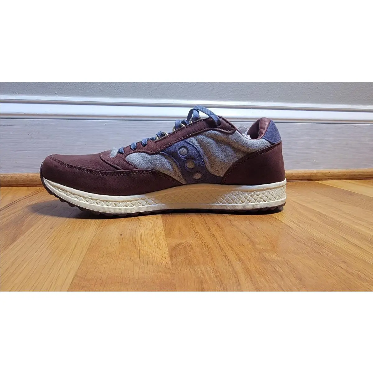 Saucony shoes - Saucony Freedom Runner - Freedom Runner - S70421-1 - Brown 2