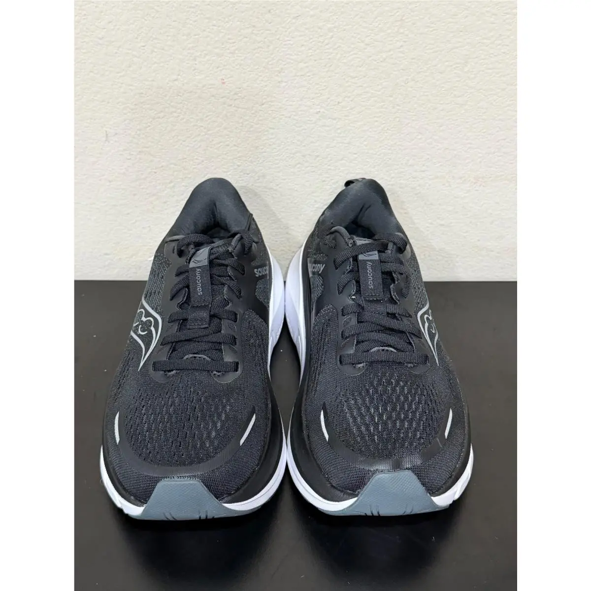 Saucony shoes - Black 1