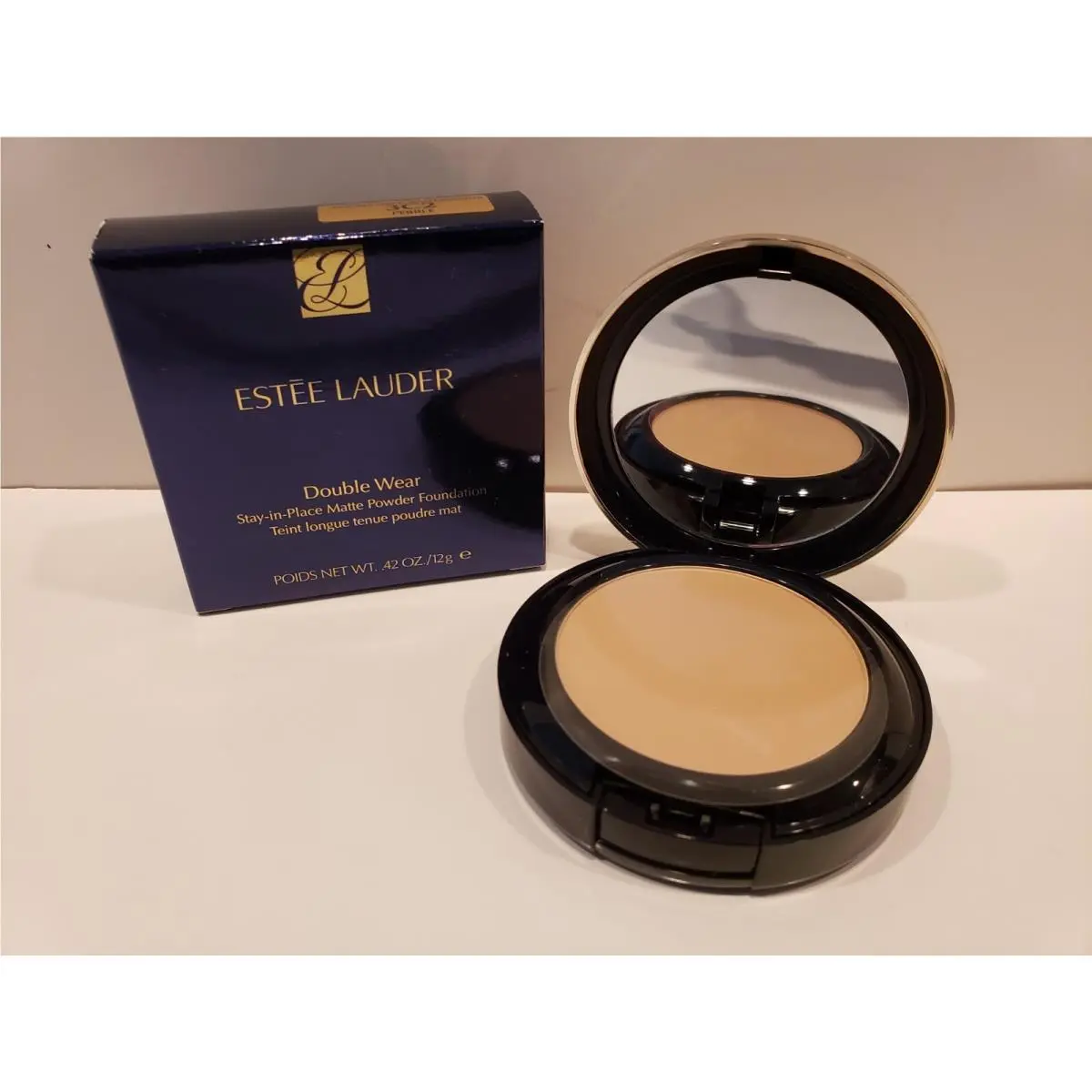 Estee Lauder Double Wear Stay In Place Matte Foundation 3C2 Pebble Swipe