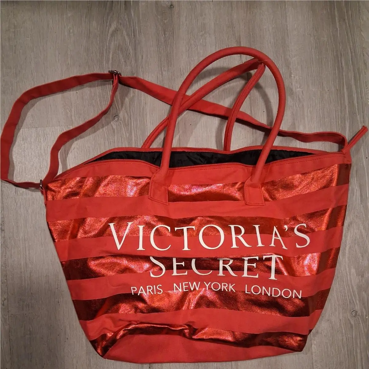 Victoria`s Secret Pink Red Stripes Large Tote Zip Closure Paris York London