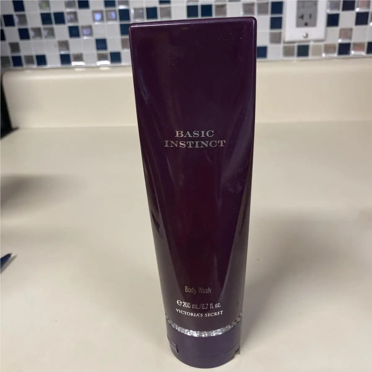 Victoria`s Secret Basic Instinct Body Wash 6.7 OZ Rare