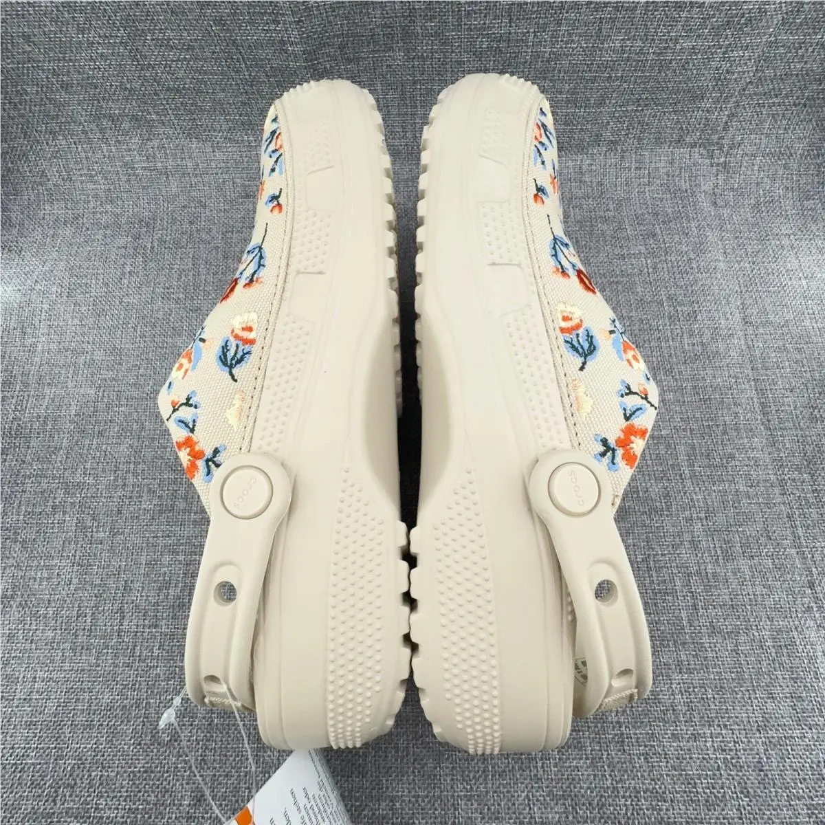 Crocs shoes - Classic Crafted Floral Clog - Classic Crafted Floral Clog - Beige 8