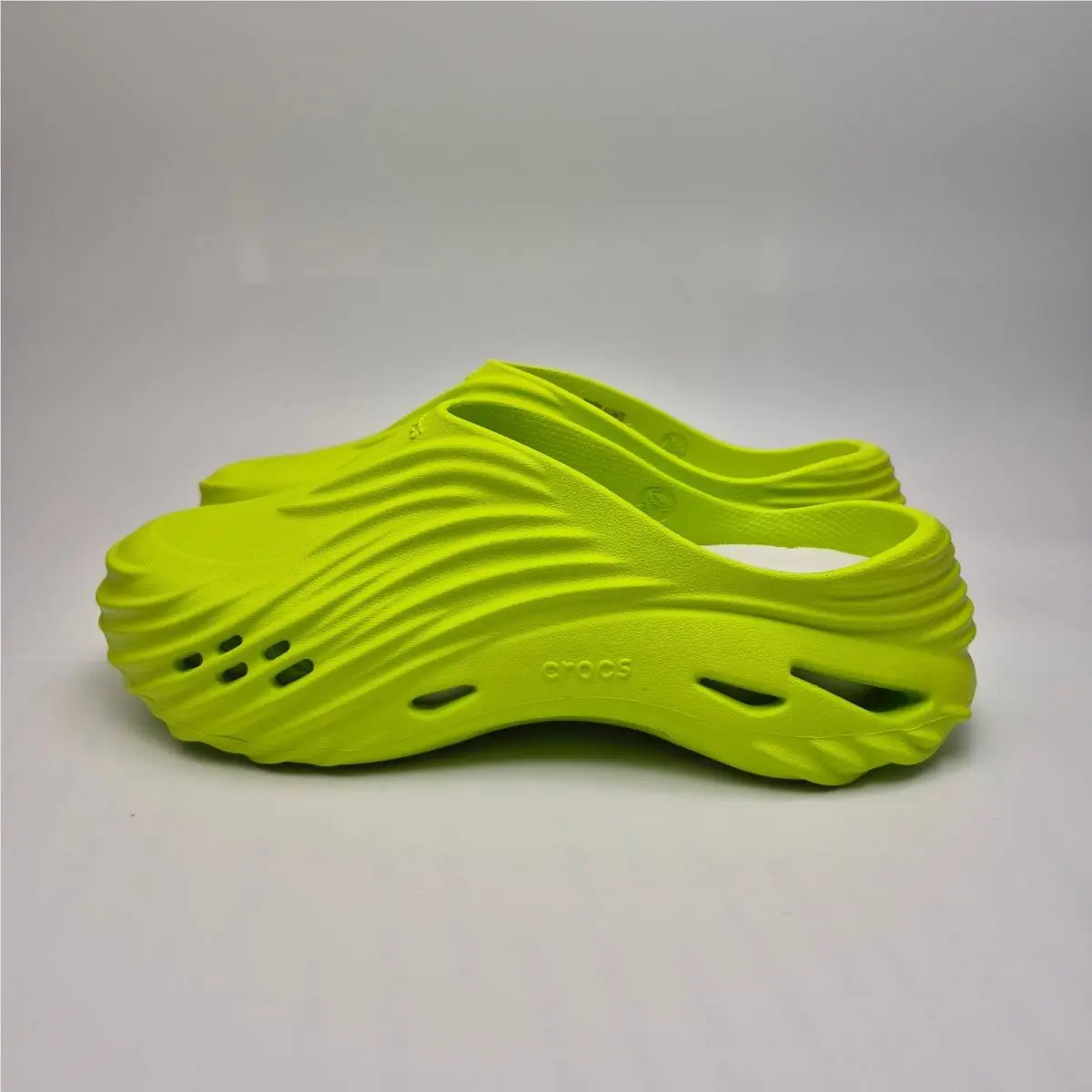 Crocs shoes - Green (UPC: 198445170164) 0