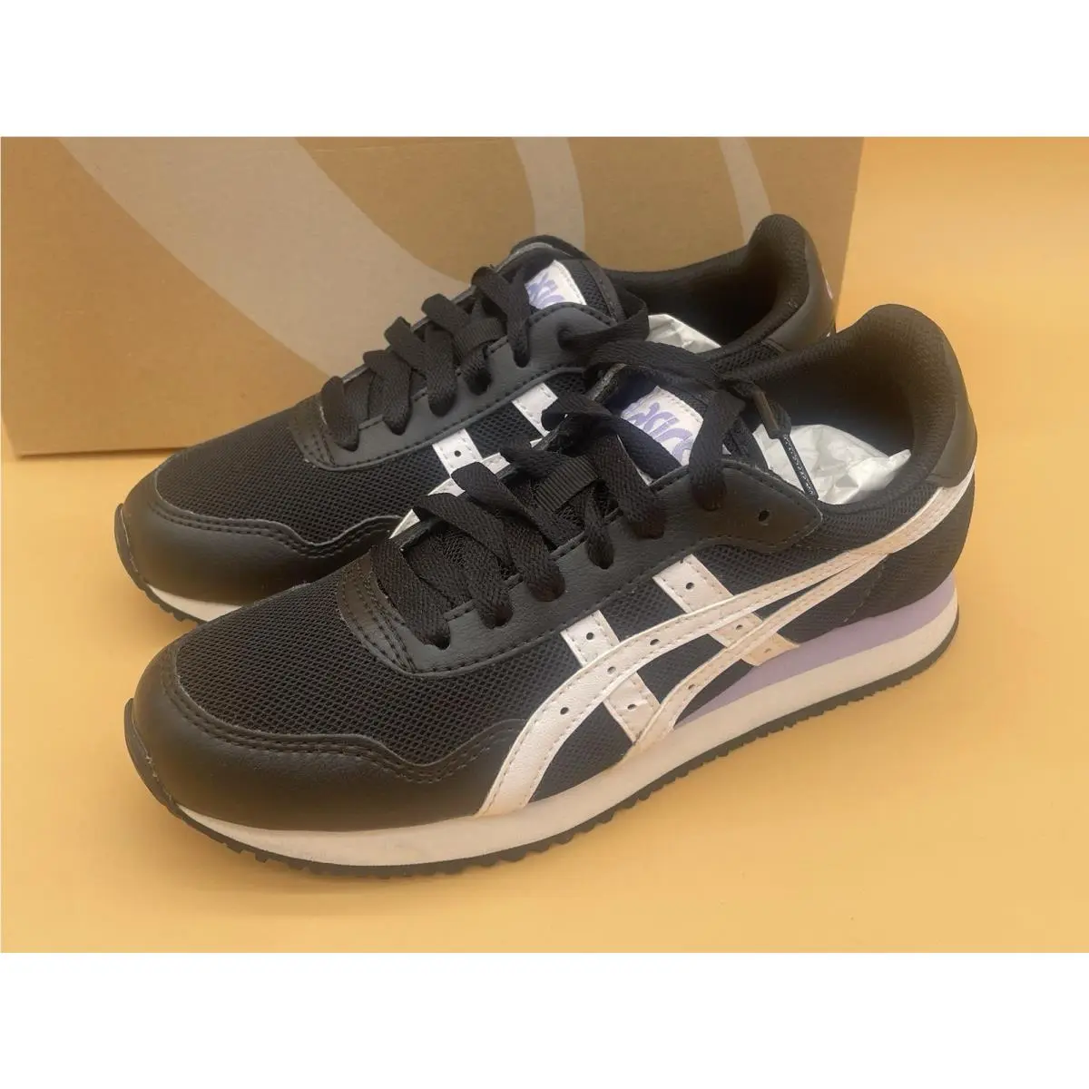 Size 6 Asics Tiger Runner Women Running Shoes Black White Sneakers