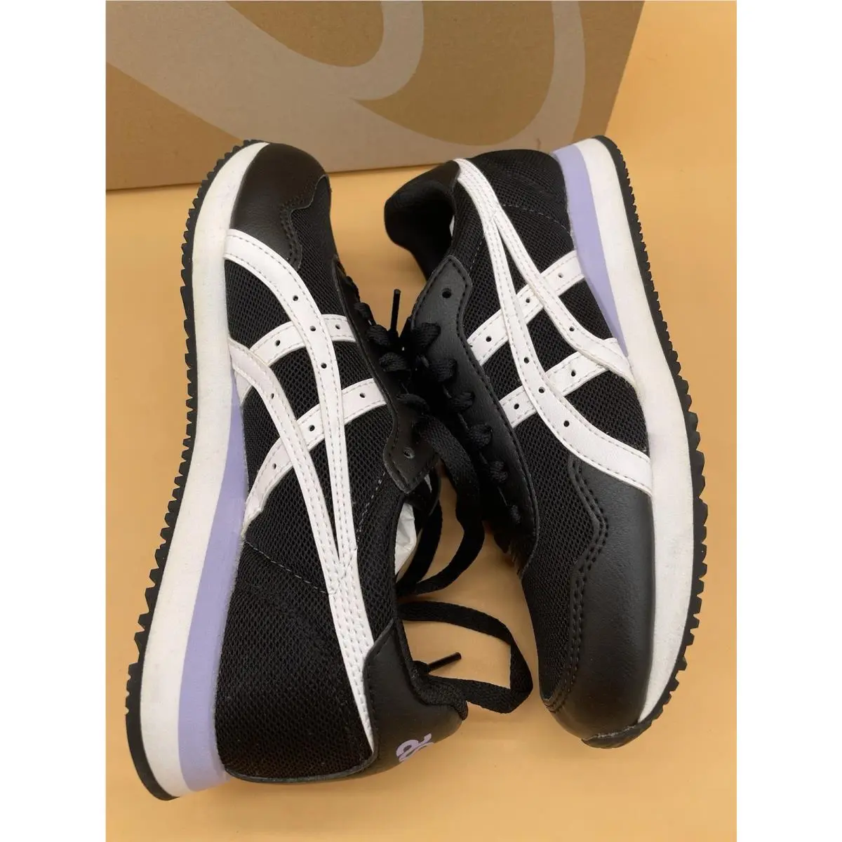 Asics shoes - ASICS Tiger Runner - Tiger Runner - 1202A174-001 - Black / White 1