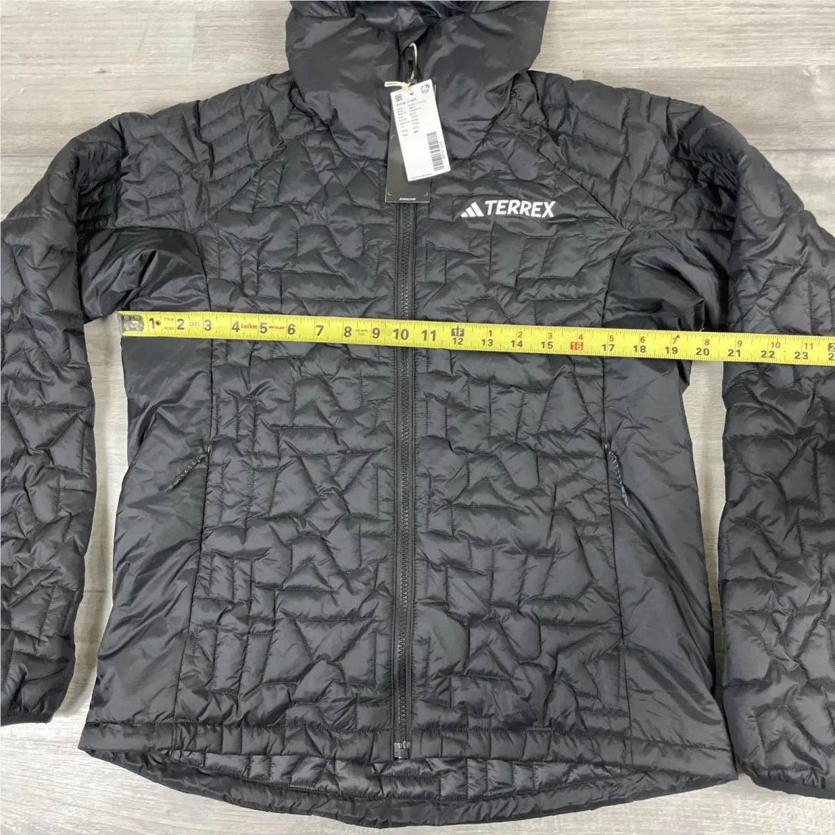 Adidas clothing - Pretea 1
