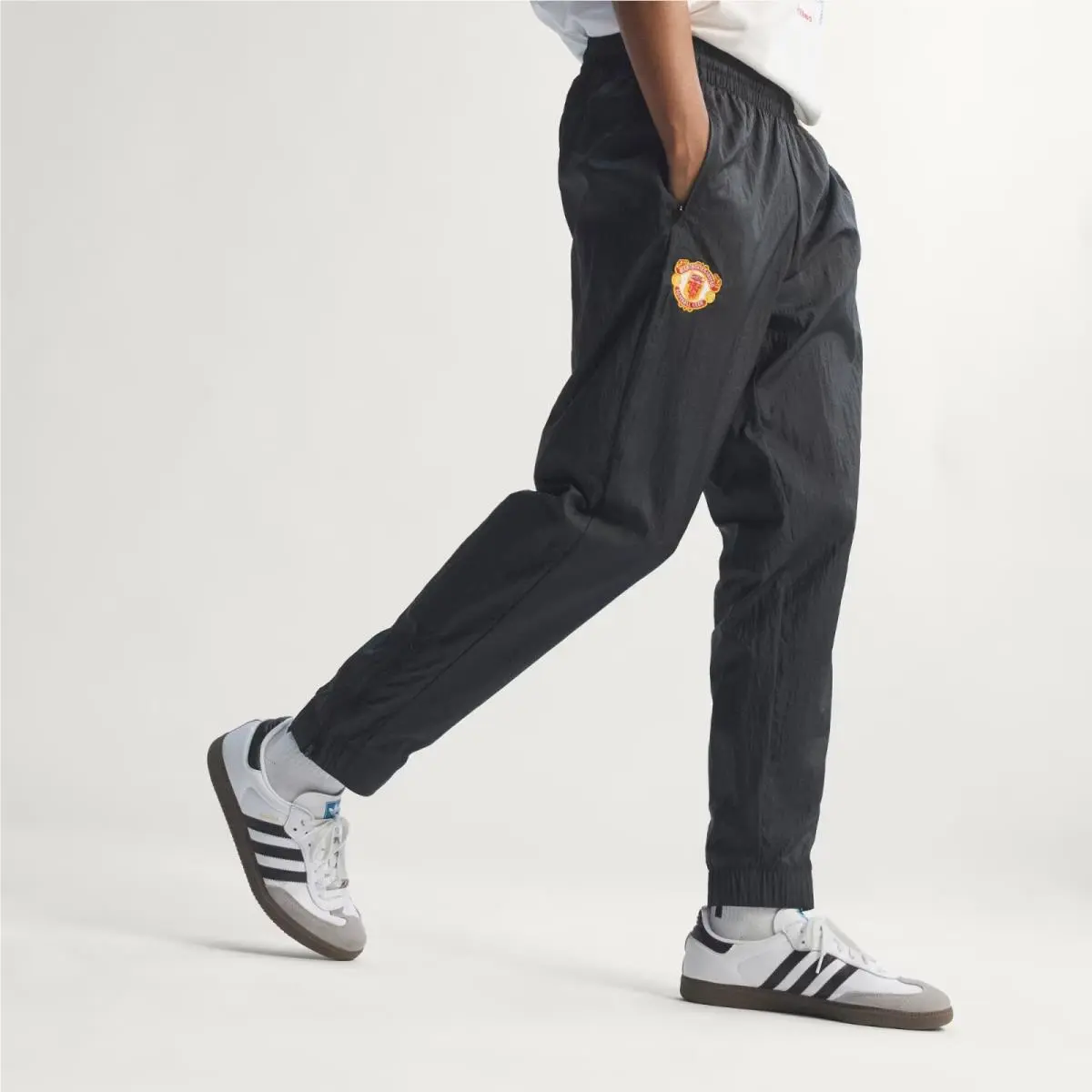 Adidas Manchester United 1990 Track Pants Men`s Medium Black Retro Originals KD5