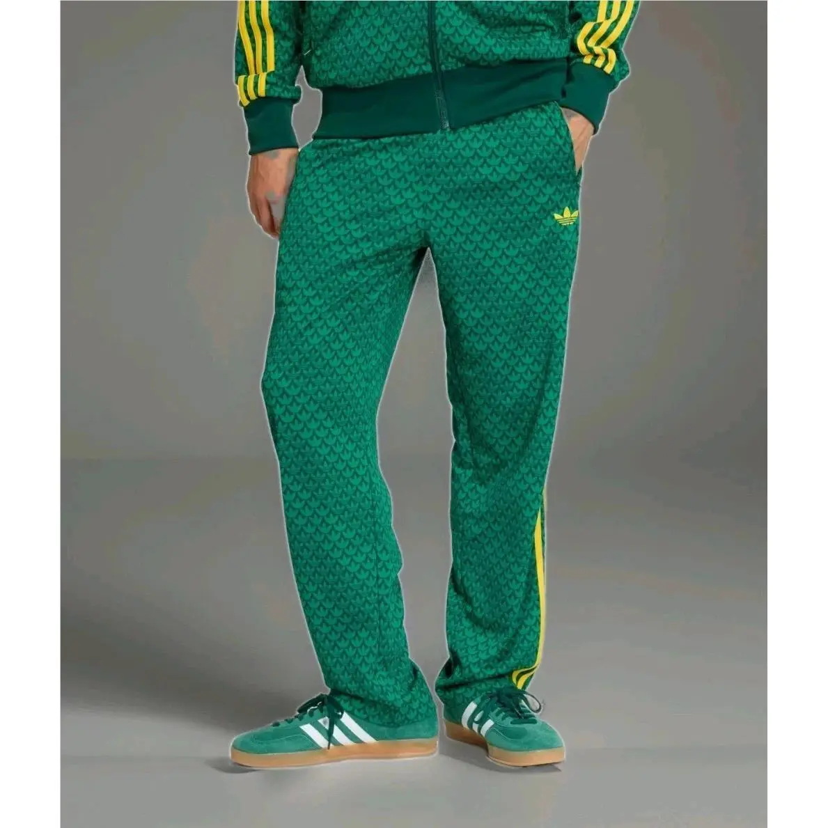Adidas clothing - [