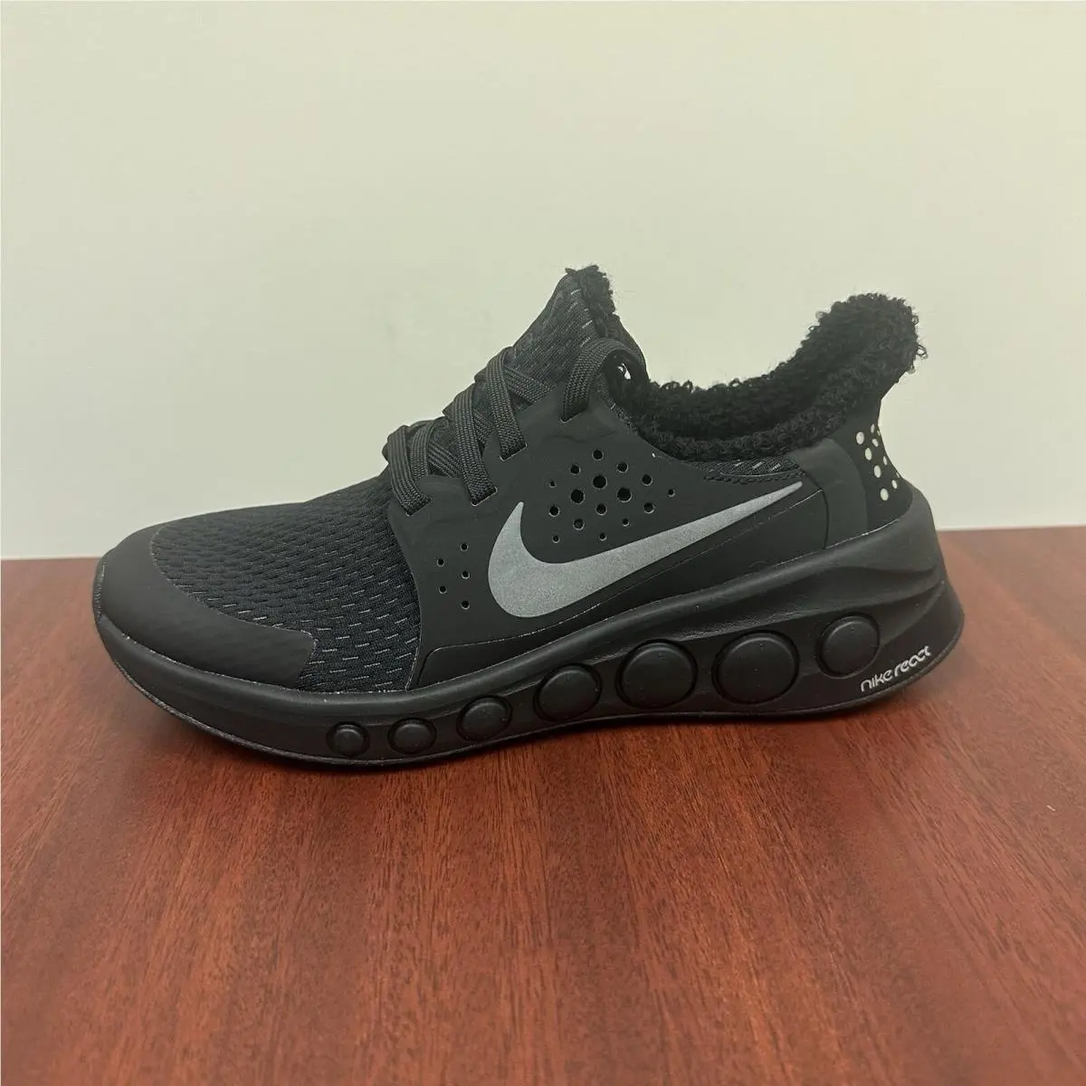 Nike shoes - Black 3