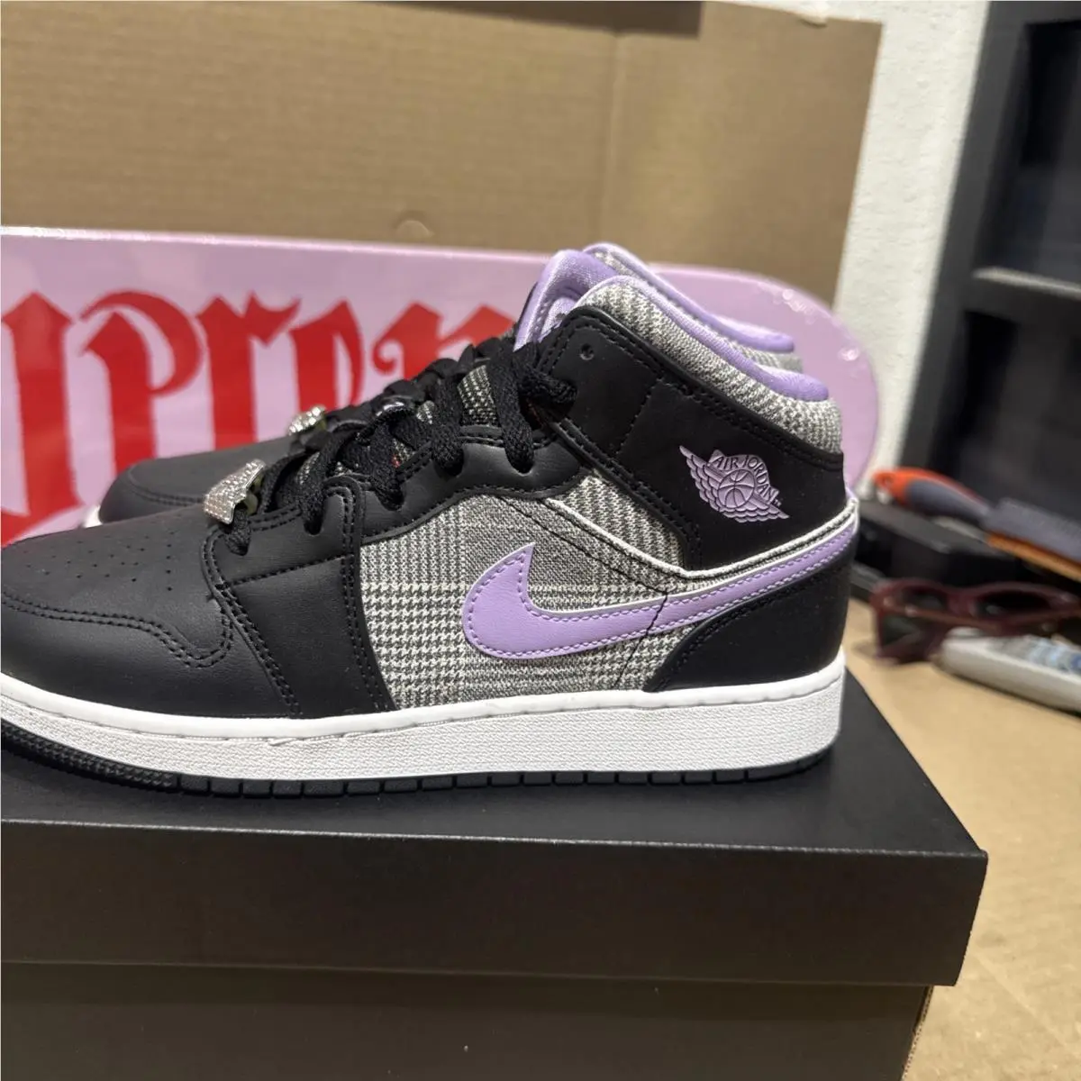 Nike shoes - Air Jordan 1 Mid SE - Purple 2