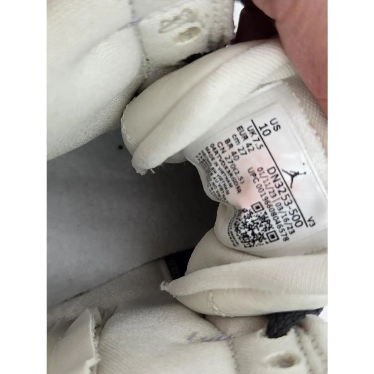 Nike shoes - White, purple, black 5