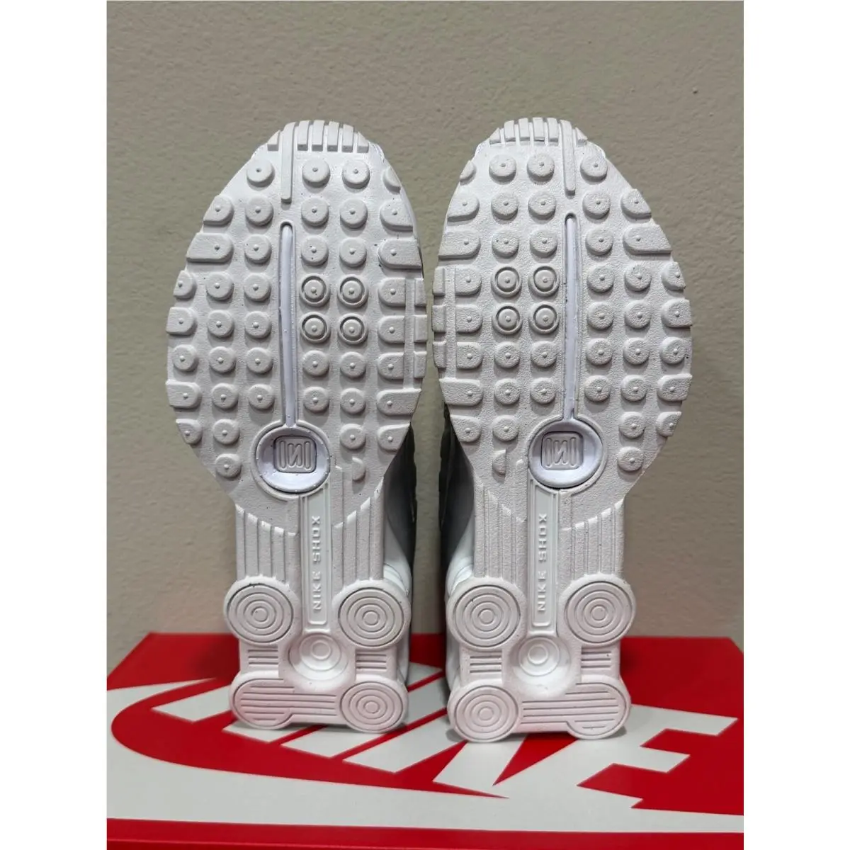 Nike shoes - White 2