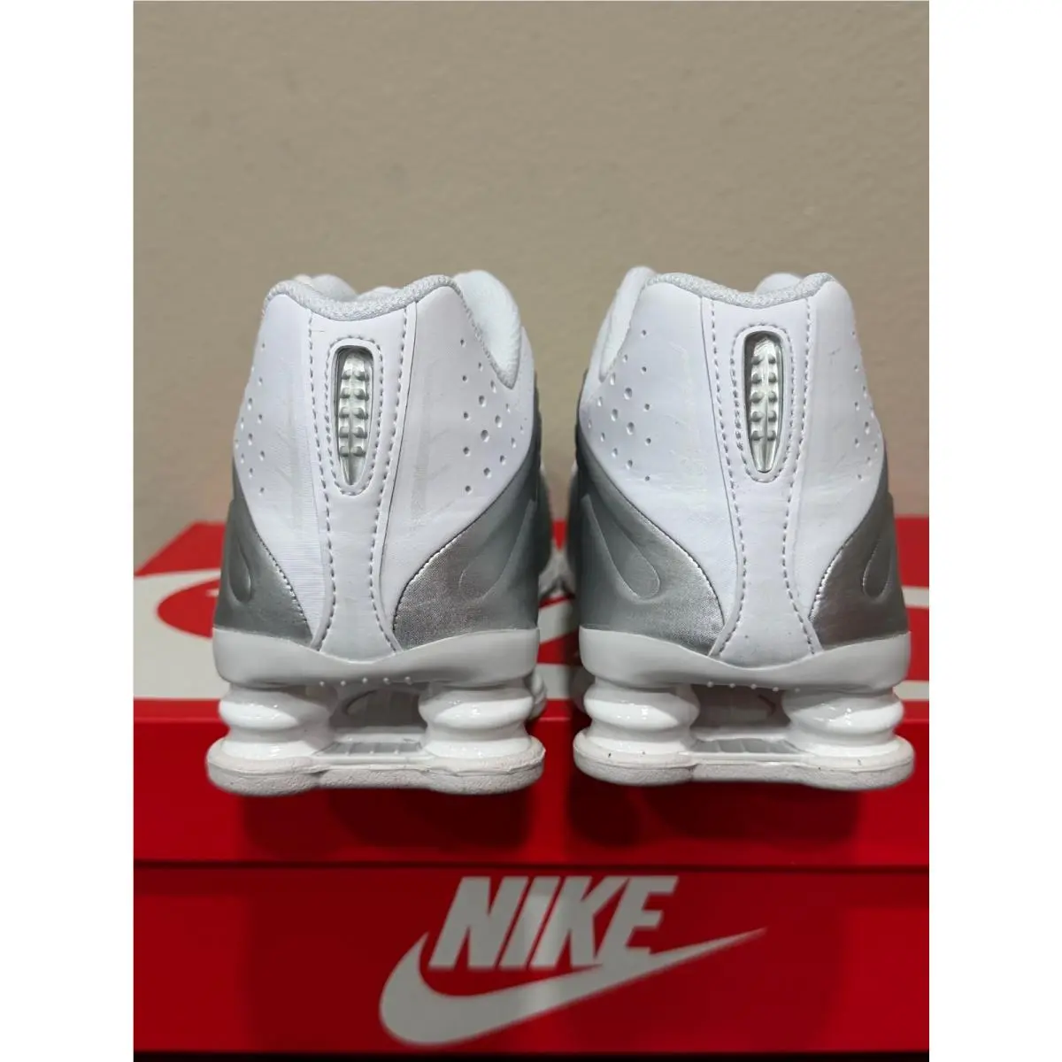 Nike shoes - White 3