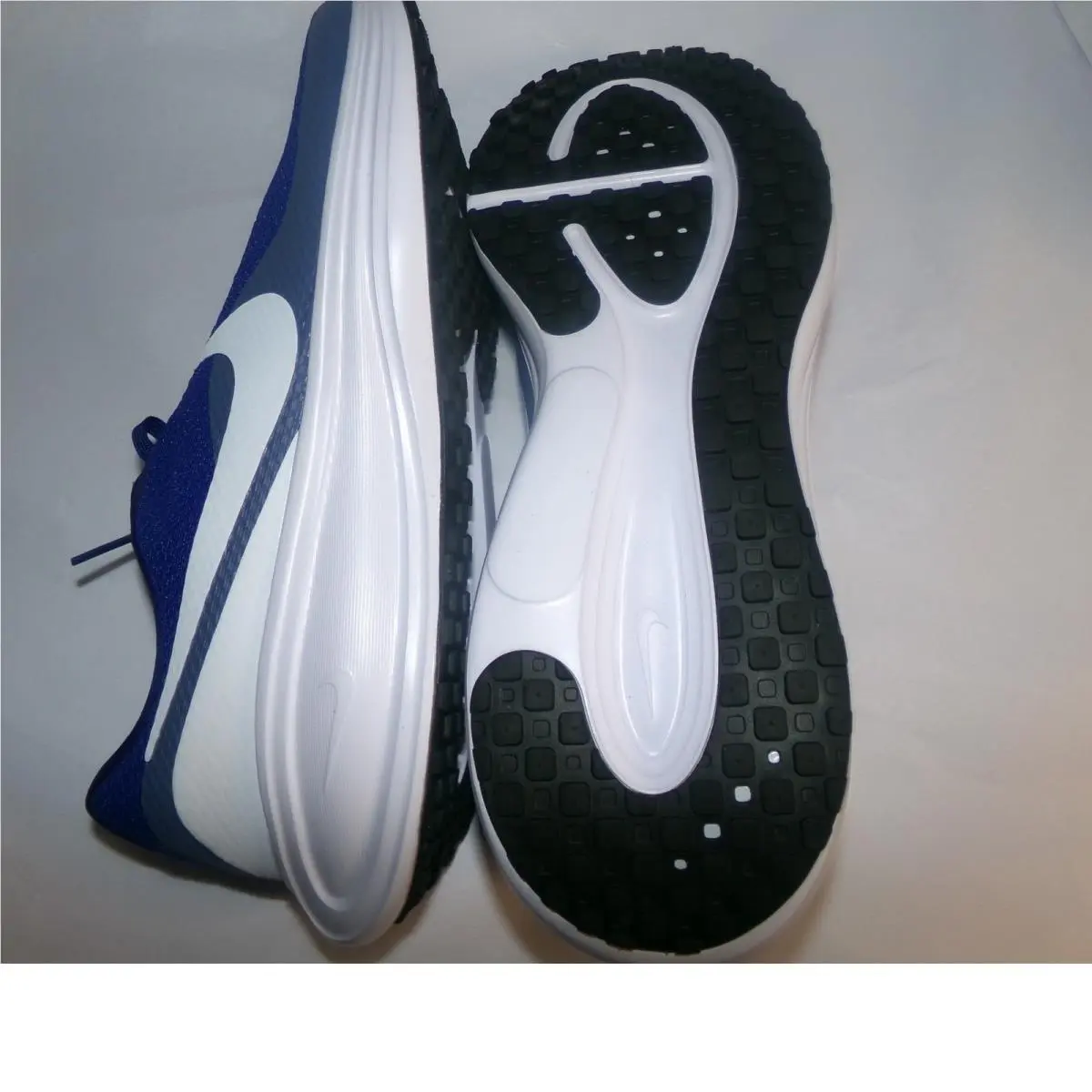 Nike shoes - Nike Revolution 8 - Revolution - Blue (UPC: 197862889703) 2