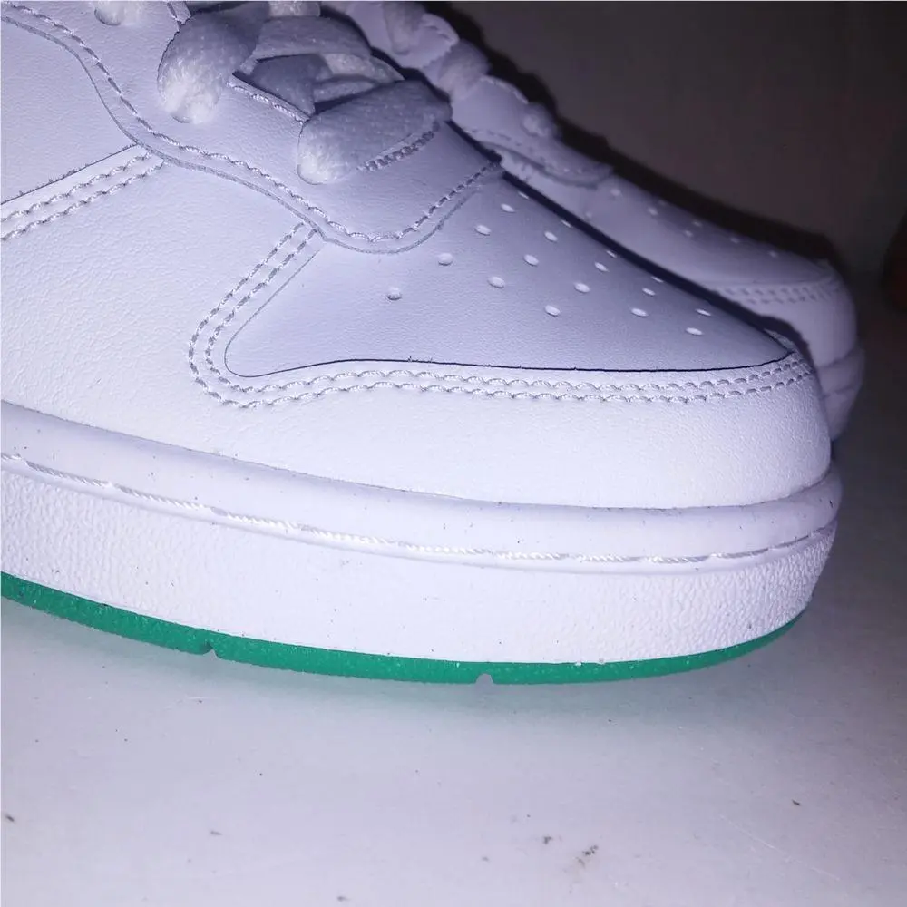 Nike shoes - White 3