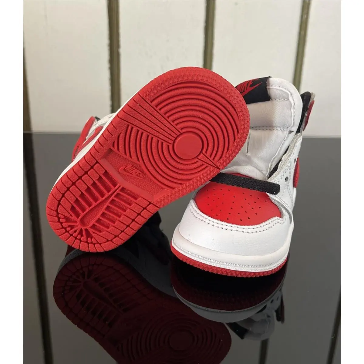Nike shoes - Air Jordan 1 - Air - White (UPC: 195869250533) 1