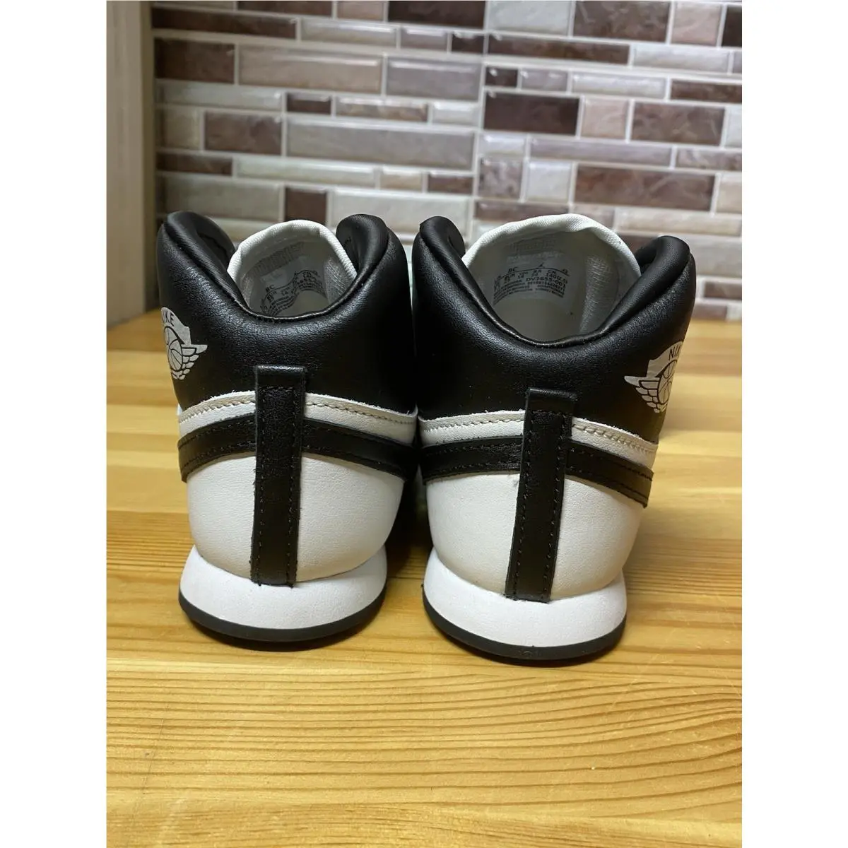Nike shoes - Air Jordan 1 - Air - Black (UPC: 196154226295) 3