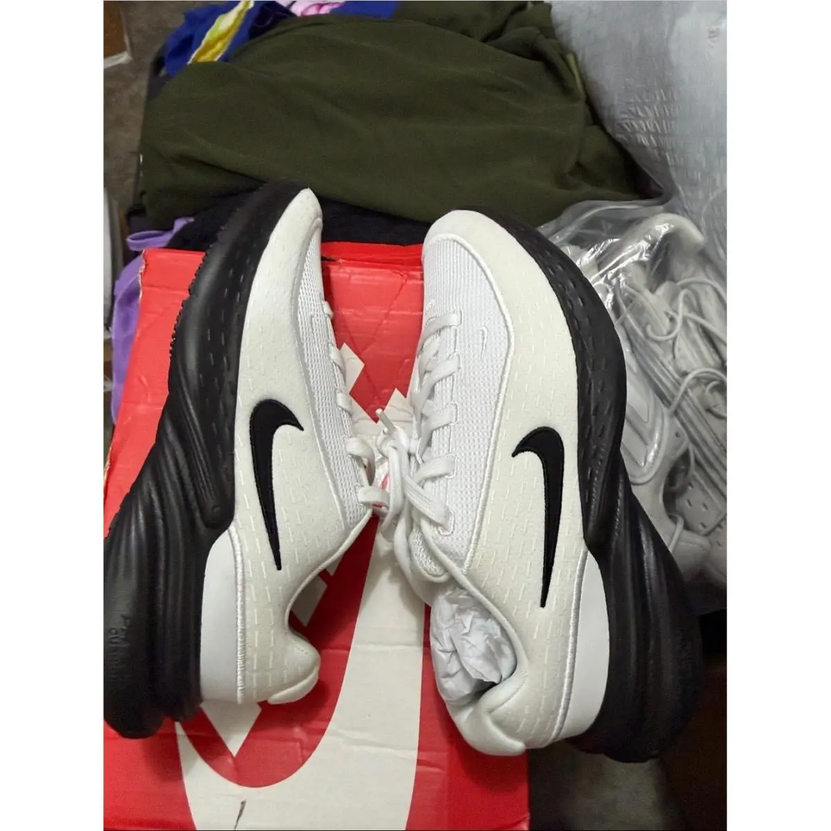 Nike shoes - White 3