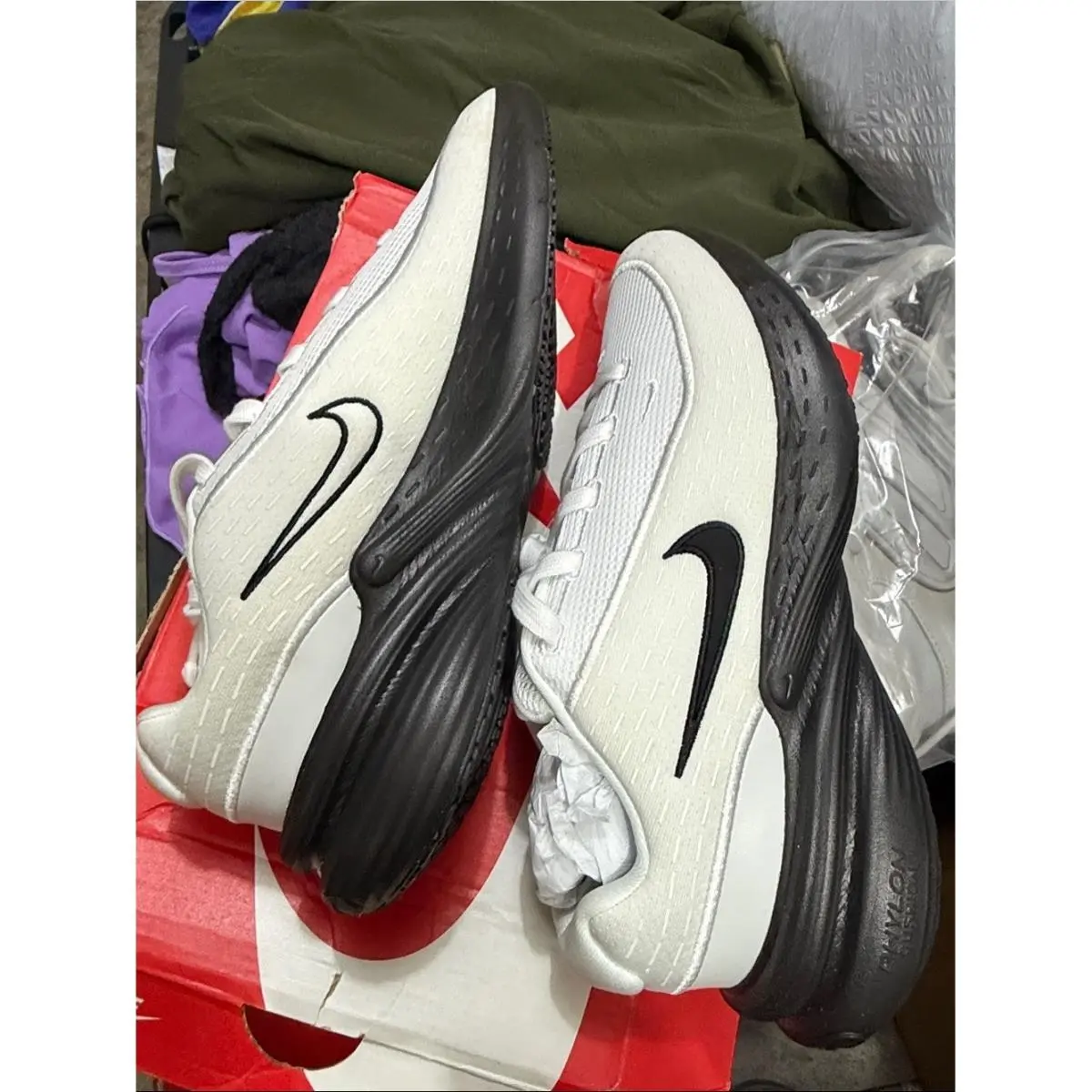 Nike shoes - White 4