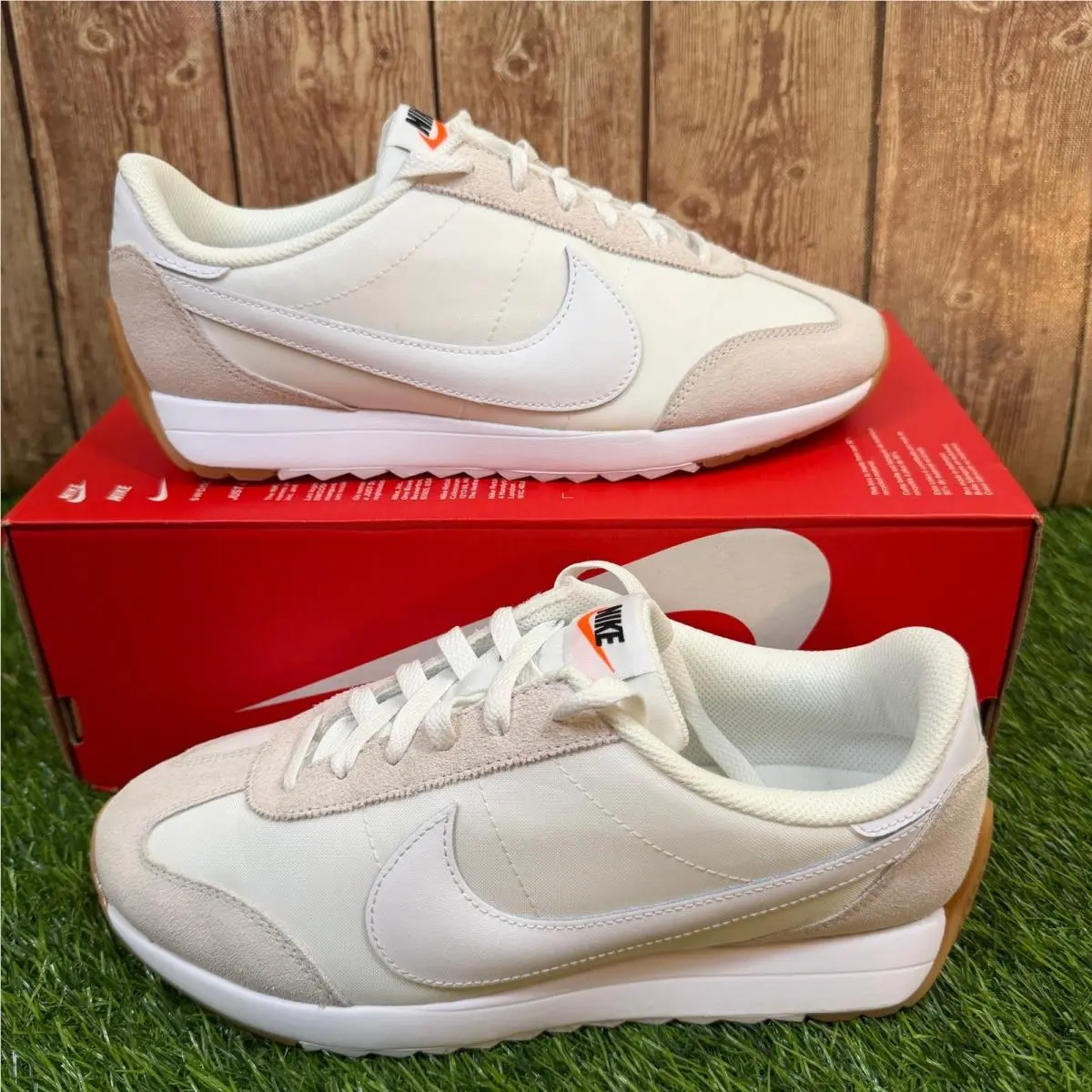 Nike Waffle Debut Sneaker Womens Size 8.5 Sail White Retro Running Shoes