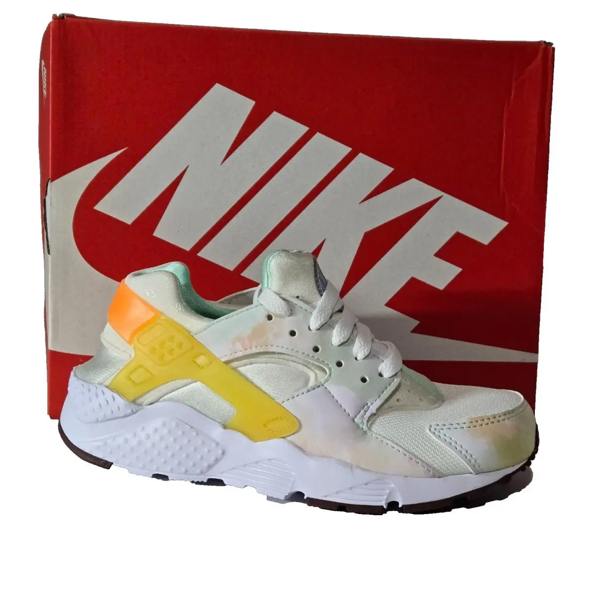 Youth Kids Unisex Sneakers Running Shoes Size 4Y White Gold Huarache Run GS by Nike