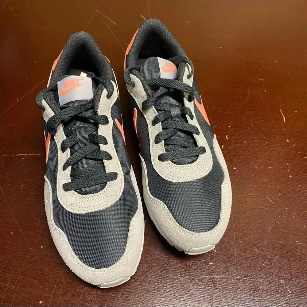 Nike shoes - NA - Gray 2