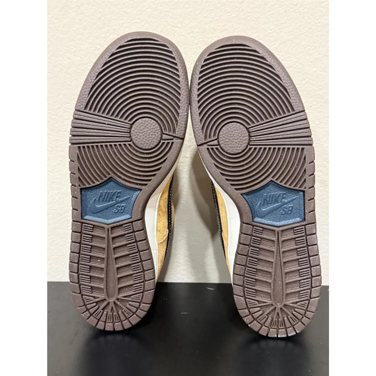 Nike shoes - Brown 2
