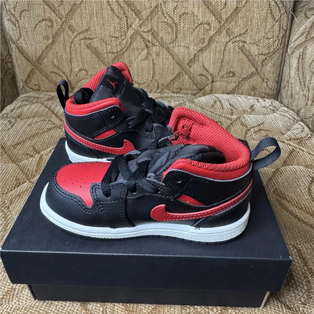 Nike shoes - Jordan 1 - Black 1