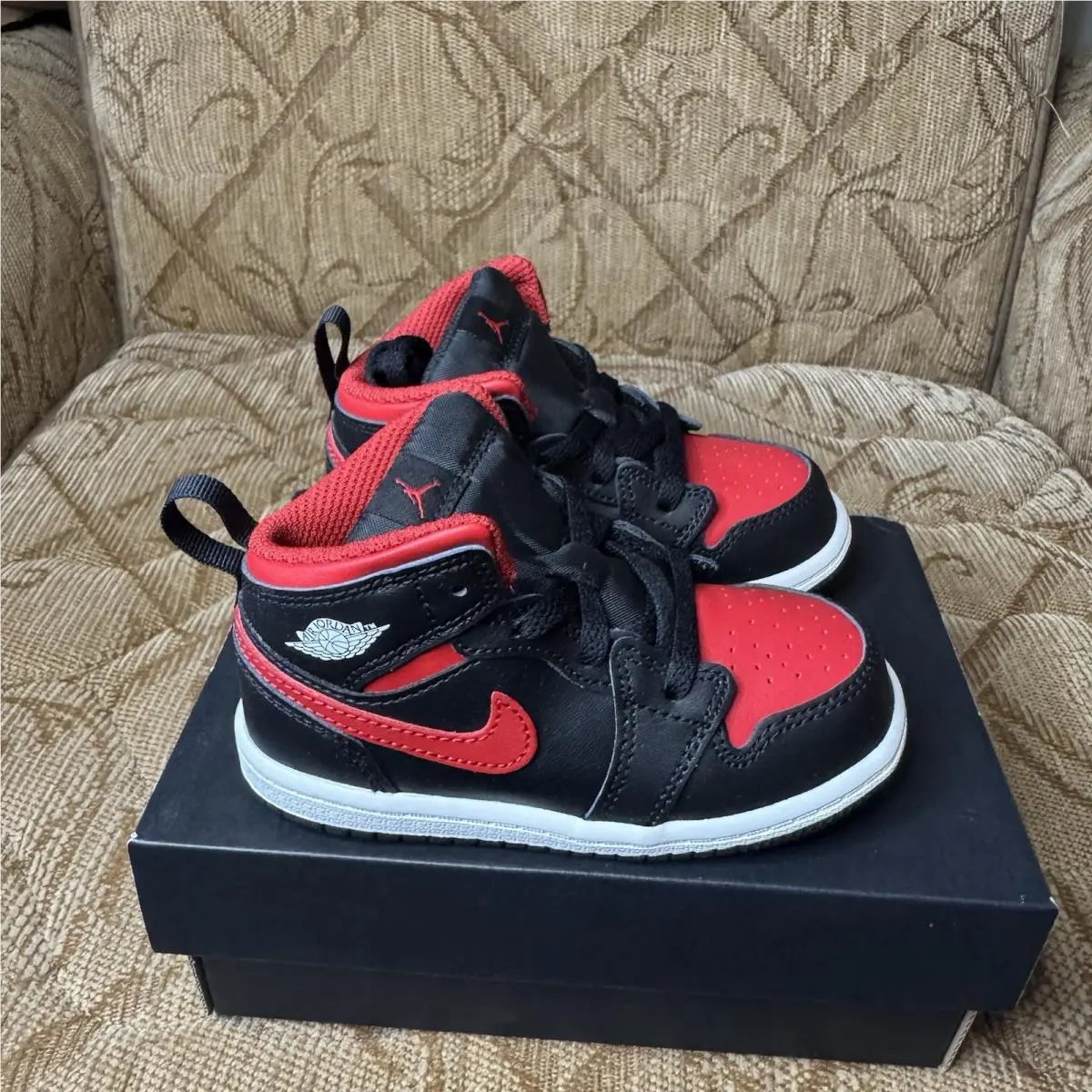Nike shoes - Jordan 1 - Black 2