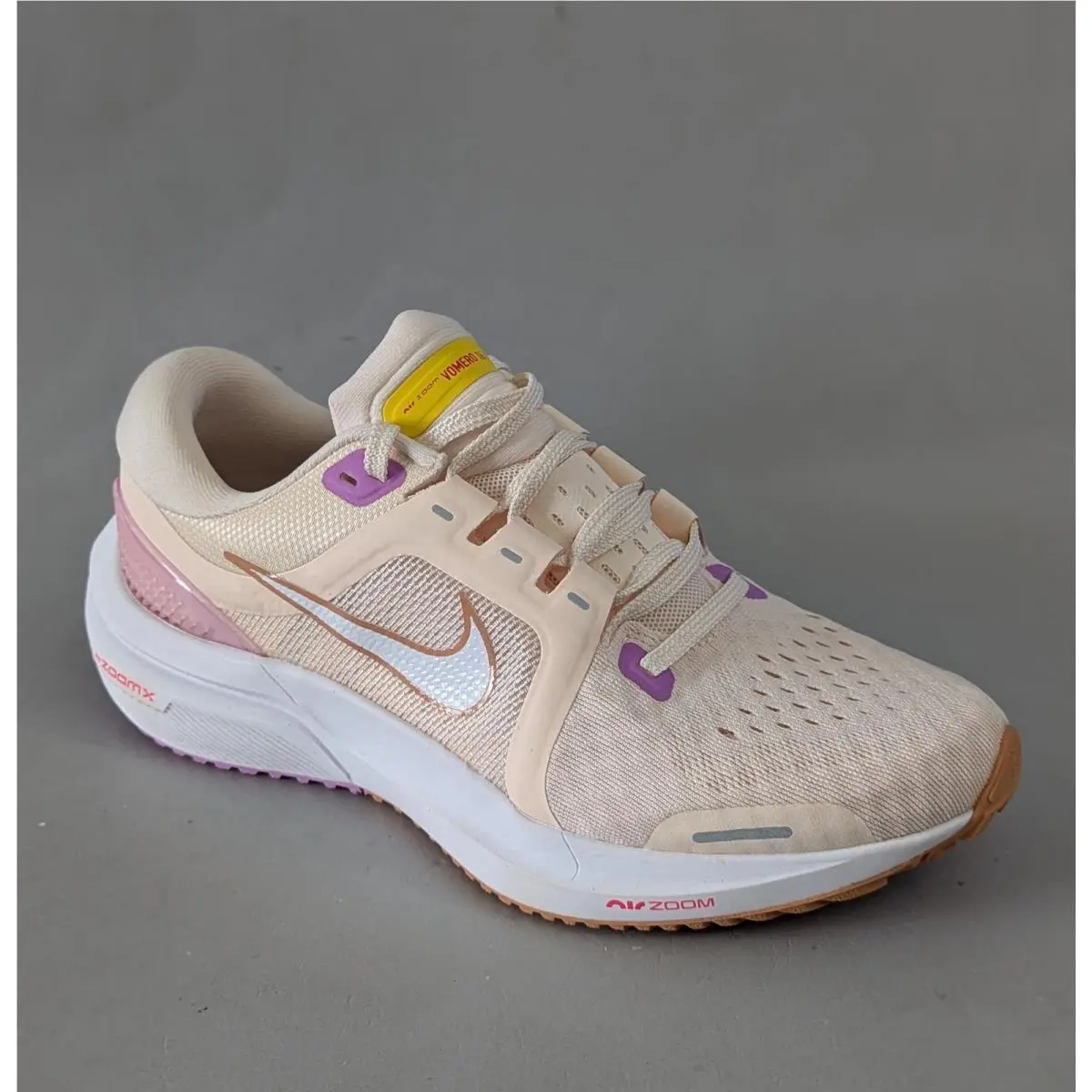 Nike Air Zoom Vomero 16 Running Shoes Womens 6.5 Guava Ice DA7698-800