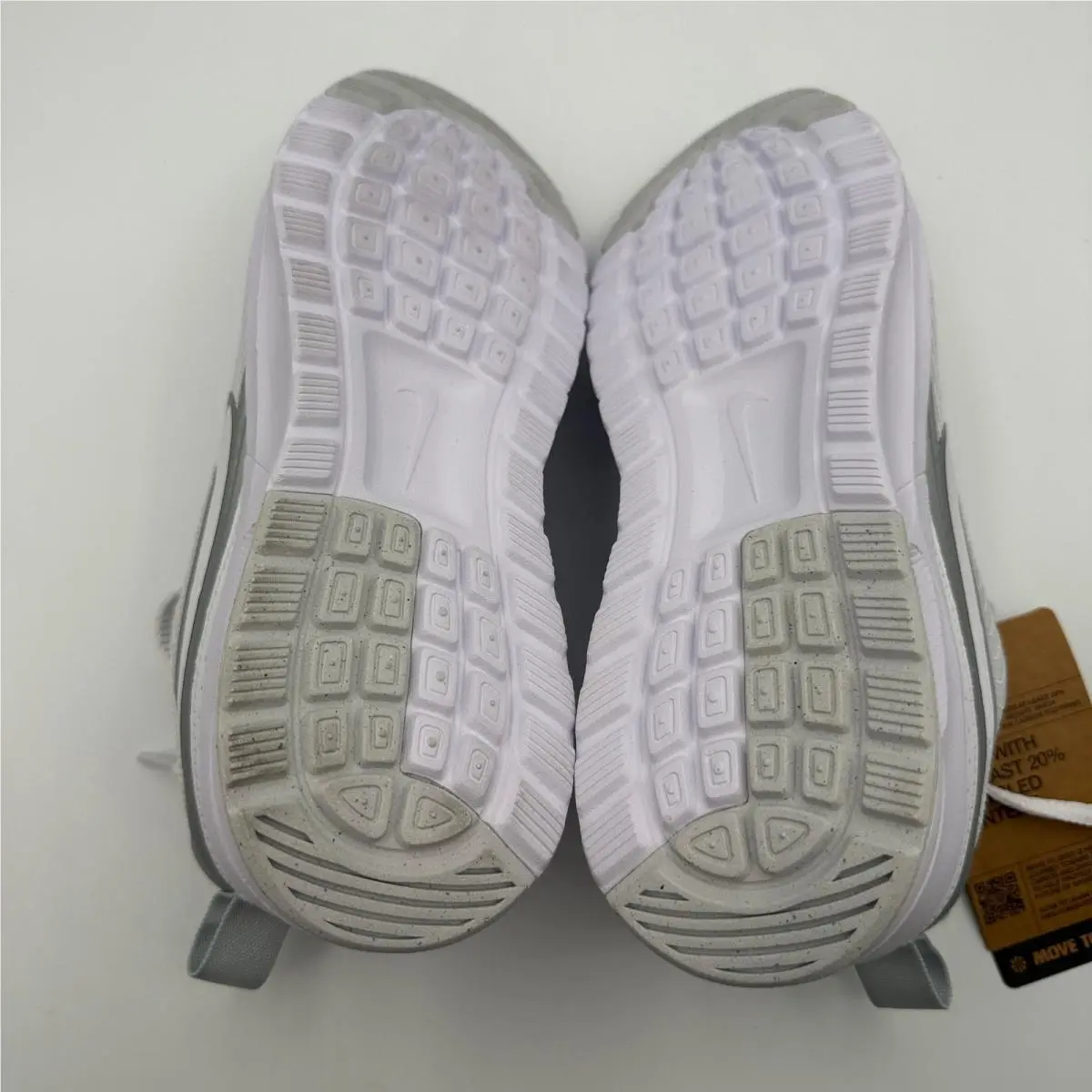 Nike shoes - Air Max Nuaxis - Air Max Nuaxis - White 4
