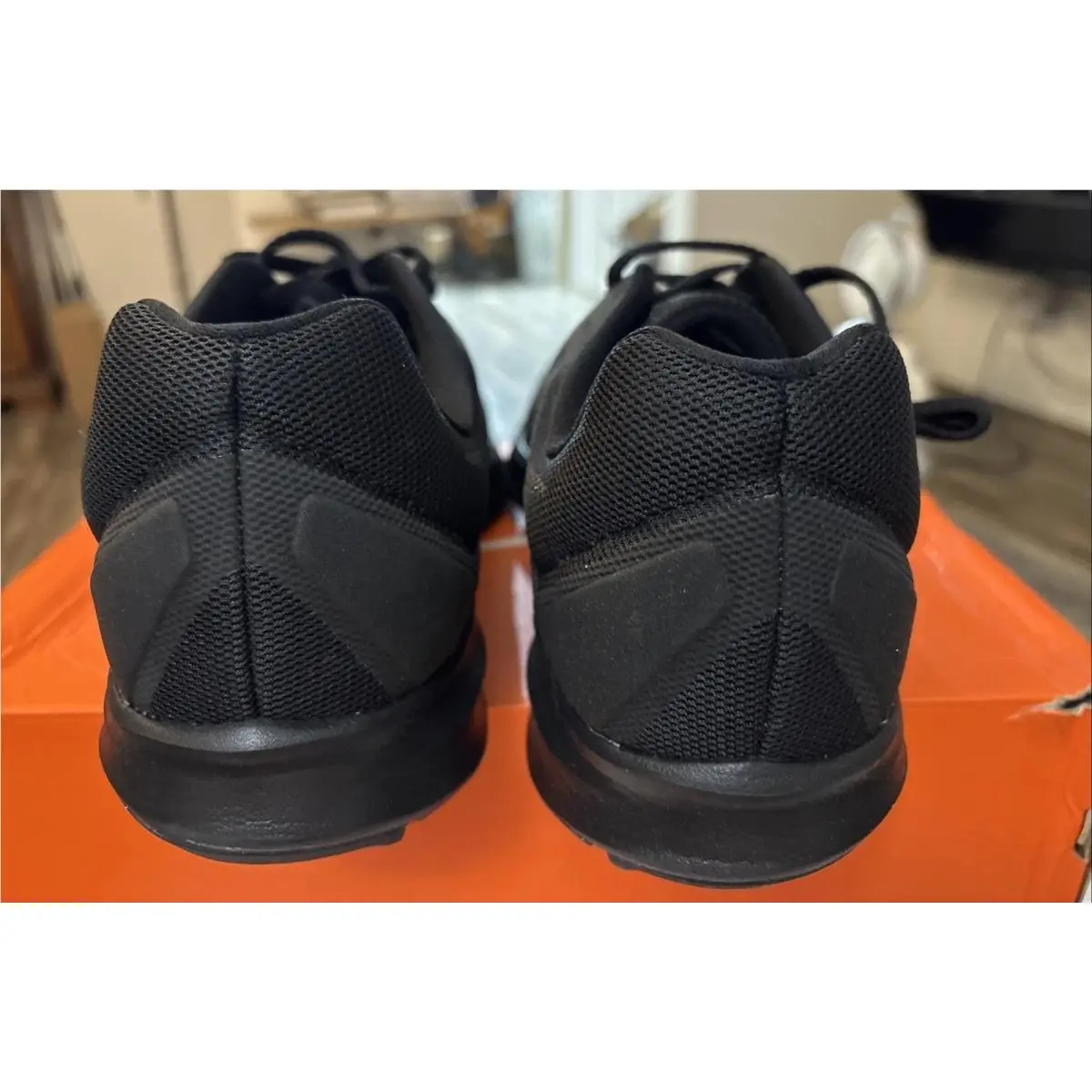 Nike shoes - Black (UPC: 886916050793) 3