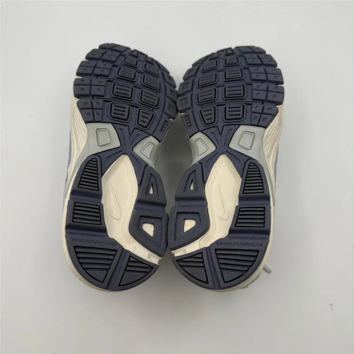 Nike shoes - Nike Initiator - Initiator - White 3